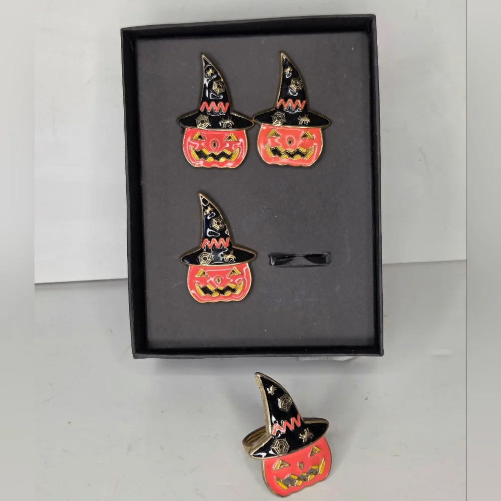 Tahari pumpkin witch